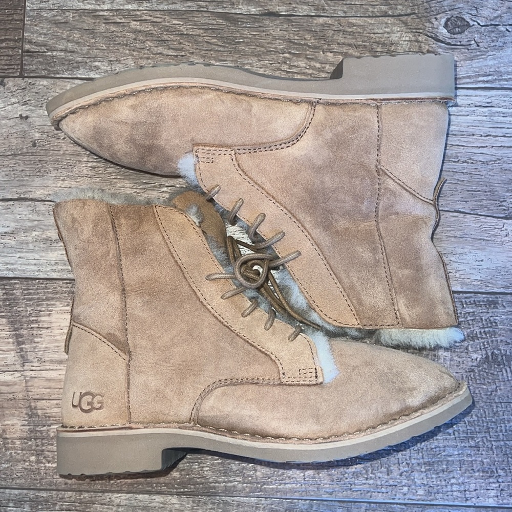 Ugg boots - Picture 3 of 9